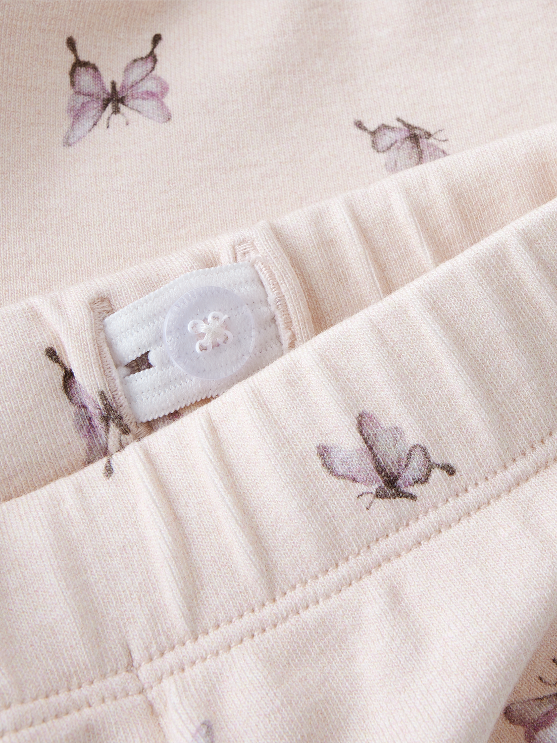 model_shot-front_full